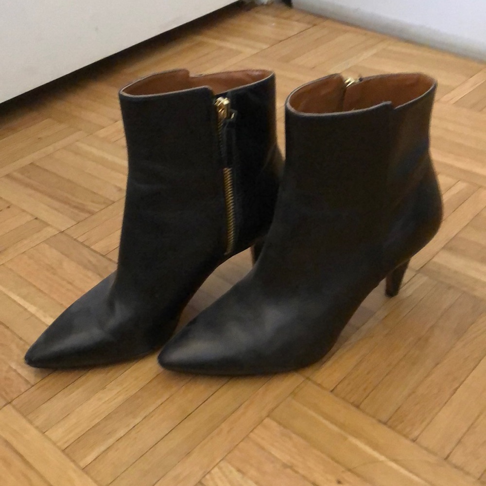 Nine West 6M Junia bootie in Black